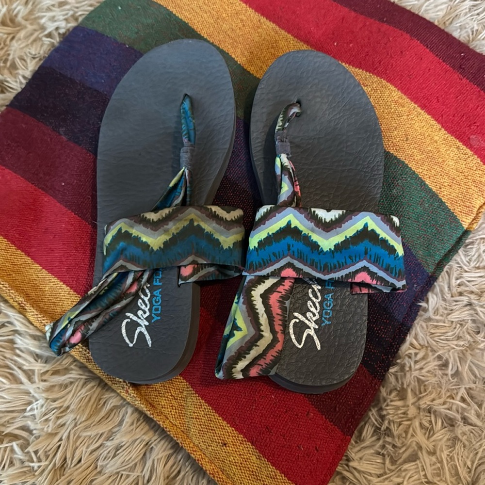 Yoga 🧘🏼‍♀️ Sketchers Sandals